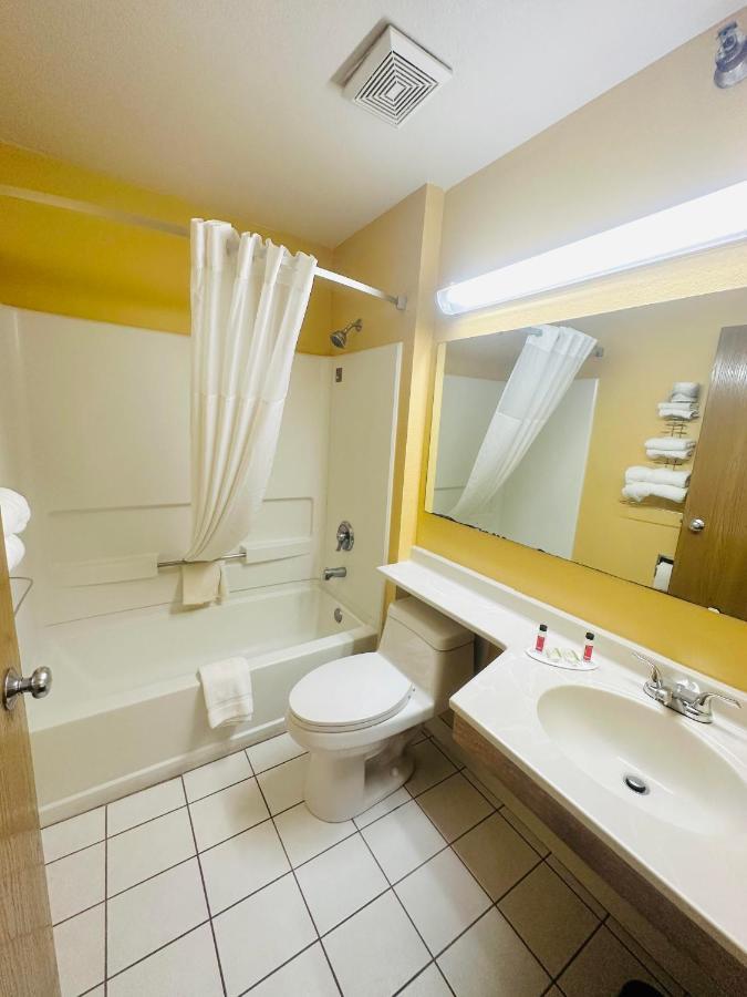 Super 8 By Wyndham Warrenton Hotel Luaran gambar